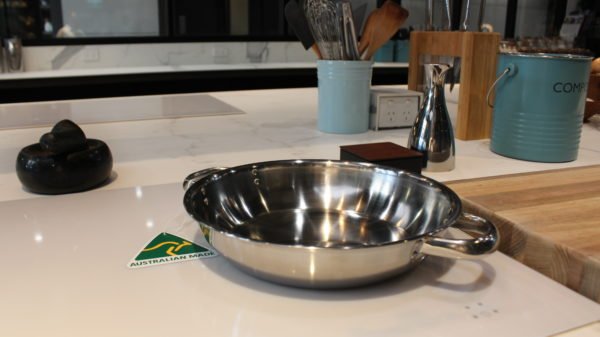 28cm 2mm Satay Fry Pan - Riveted Double Short Handles (great for Caravan Market) - Image 2
