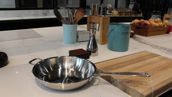 28 cm New 4622 Stainless Satay Frypan - Tig Welded Double Handles (long and short handles) - Image 2